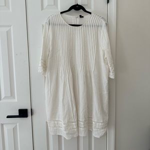 Knot sisters white dress with pockets